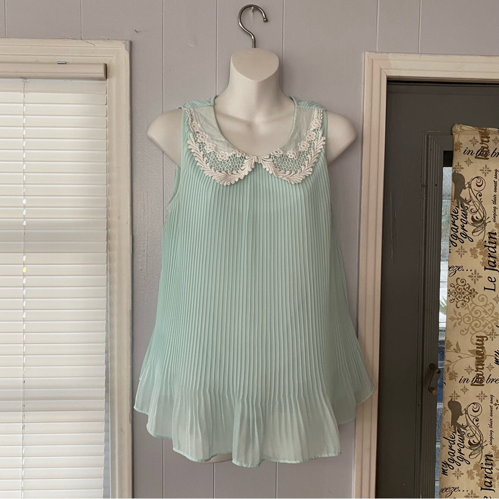 LAUREN CONRAD Mint Green Pleated Sleeveless Blouse!
